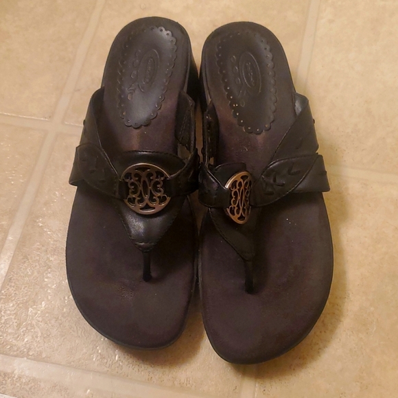 denver hayes flip flops